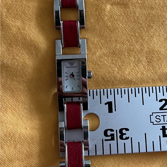 Emporio Armani Women’s Watch NWT - Picture 7 of 9